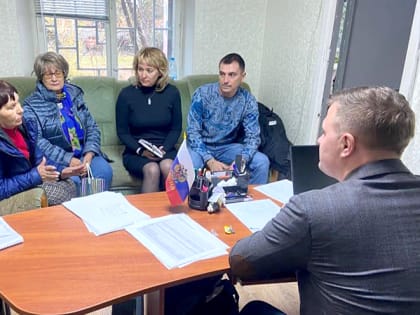 ДЕПУТАТ НАДЕЖДА БОЯРКИНА ОРГАНИЗОВАЛА И ПРИНЯЛА ВСТРЕЧУ УЧАСТИЕ ВО ВСТРЕЧЕ СТАРШИХ ДОМОВ С УПРАВЛЯЮЩЕЙ КОМПАНИЕЙ