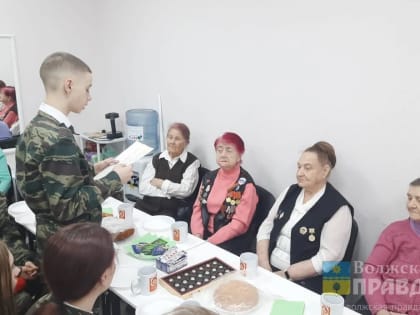 В Волжском дети Сталинграда поделились с юнармейцами 18-й школы воспоминаниями о войне