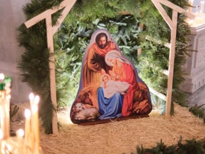 В главном православном храме Волгограда прошла рождественская служба