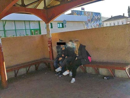 Камышане-мужчины в шоке от курящих повсюду девушек-камышанок