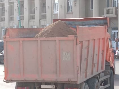 Сыпучие материалы при перевозке должны быть накрыты тентом