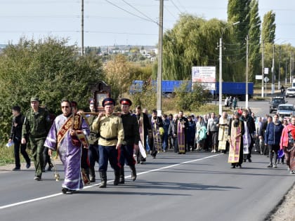 Крестный ход вокруг Урюпинска