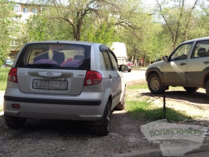 В Волжском возобновили борьбу с незаконными ограждениями во дворах