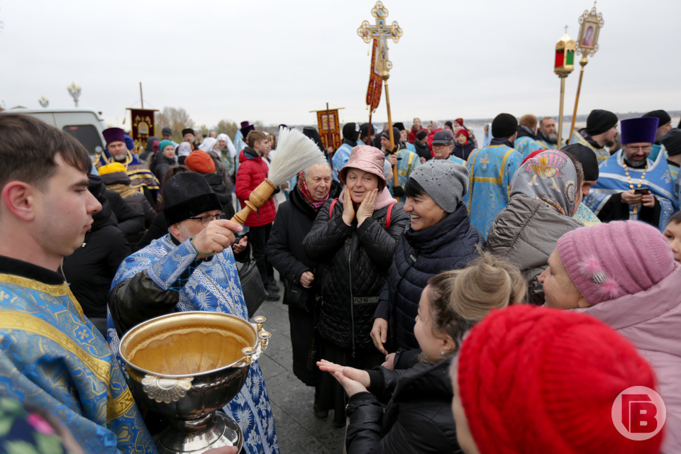 Волгоград 4 ноября. Крестный ход Волгоград 2022 4 ноября. Воздушный крестный ход. День народного единства храм. Крестный ход в Михайловке Волгоградской области.