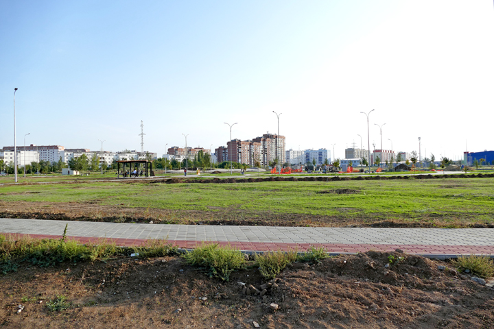 Как выглядел 37 микрорайон в 2006 году Поз. 37 МКР "Солнечный" апрель 2024-го