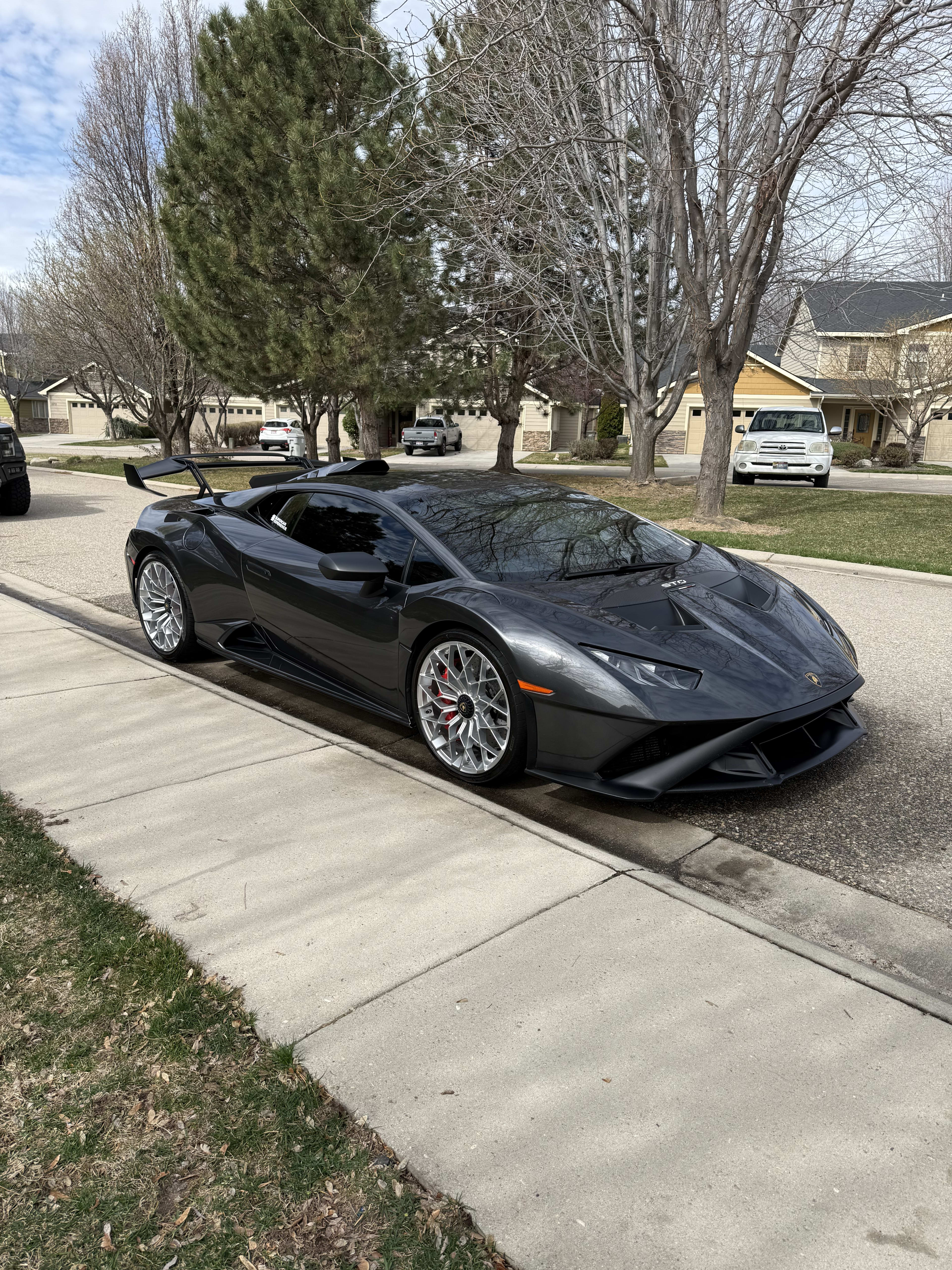 2022 Lamborghini Huracan STO
