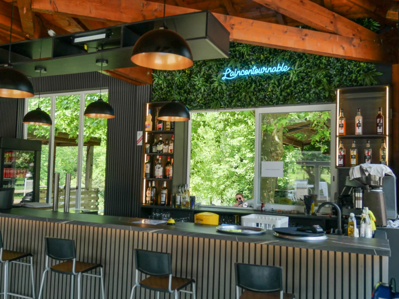Bar — équipement au camping L'Aincontournable