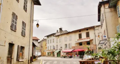 Village de Poncin — loisirs nature et rivière Ain