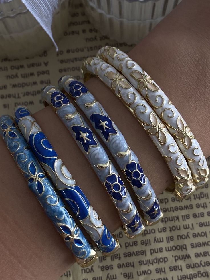 Premium Hand-Painted Floral Meenakari Bangle