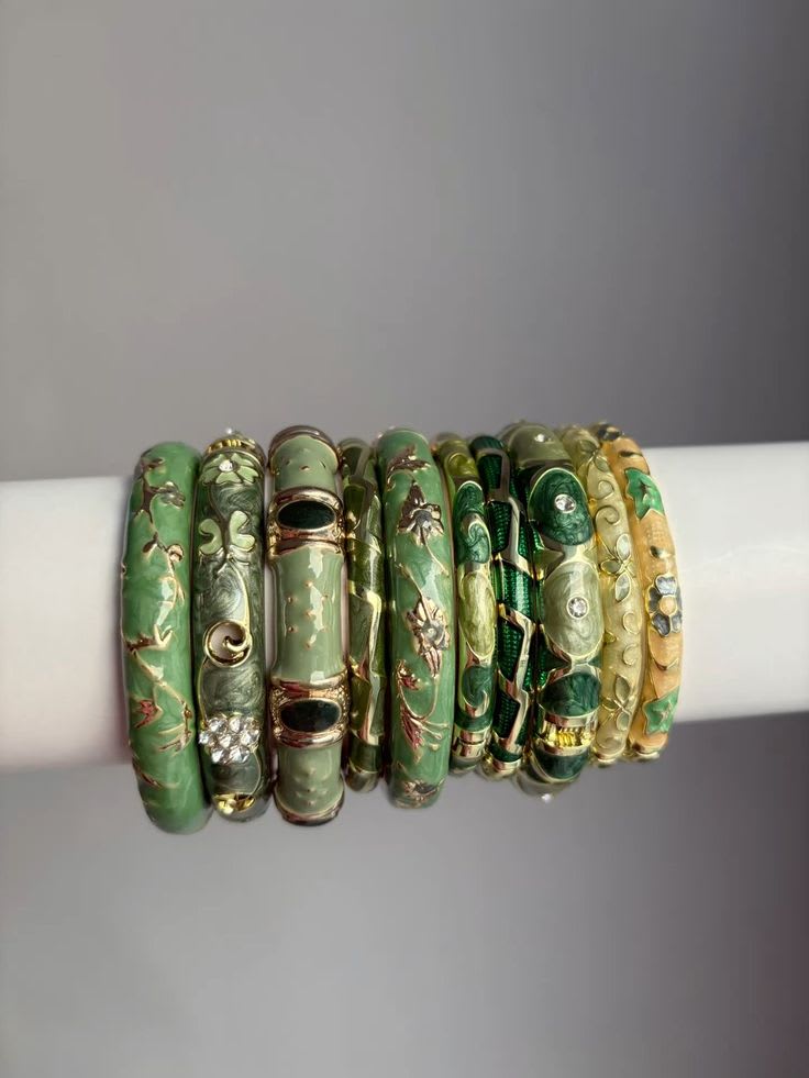 Premium Hand-Painted Floral Meenakari Bangle