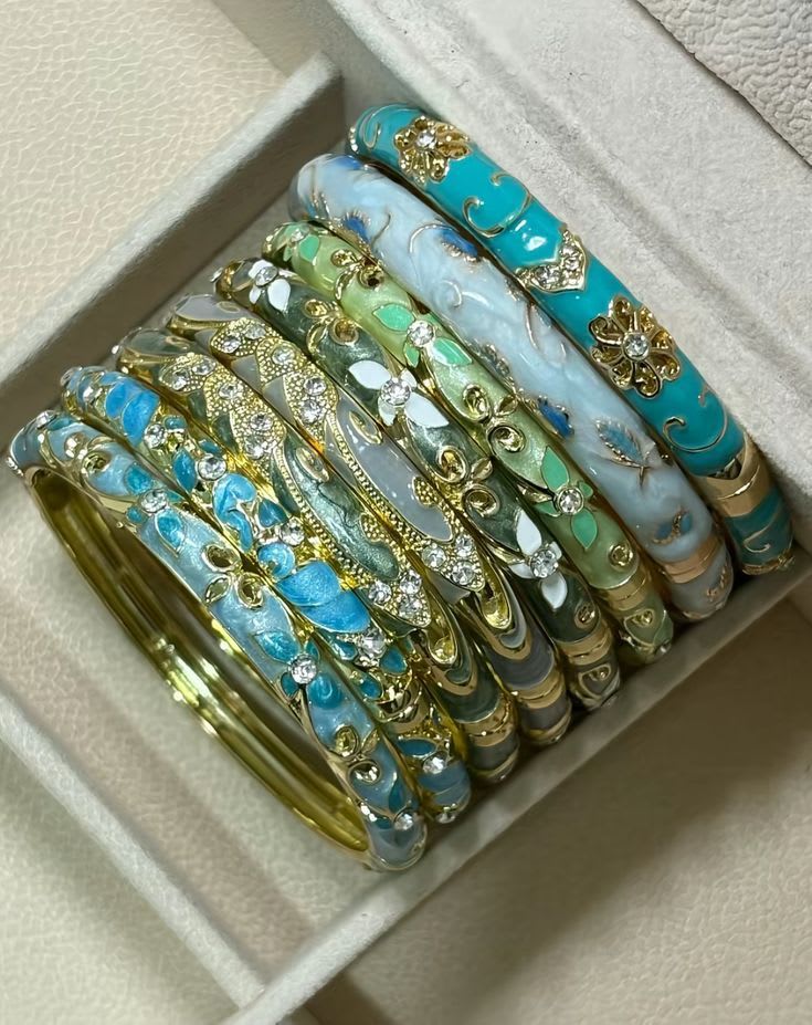 Premium Hand-Painted Floral Meenakari Bangle