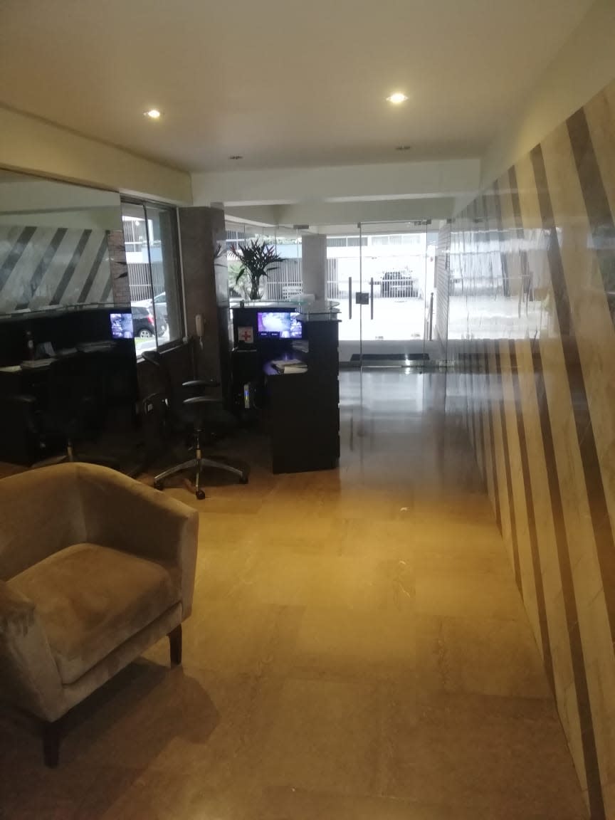 REMODELADO AMPLIO E IMPECABLE