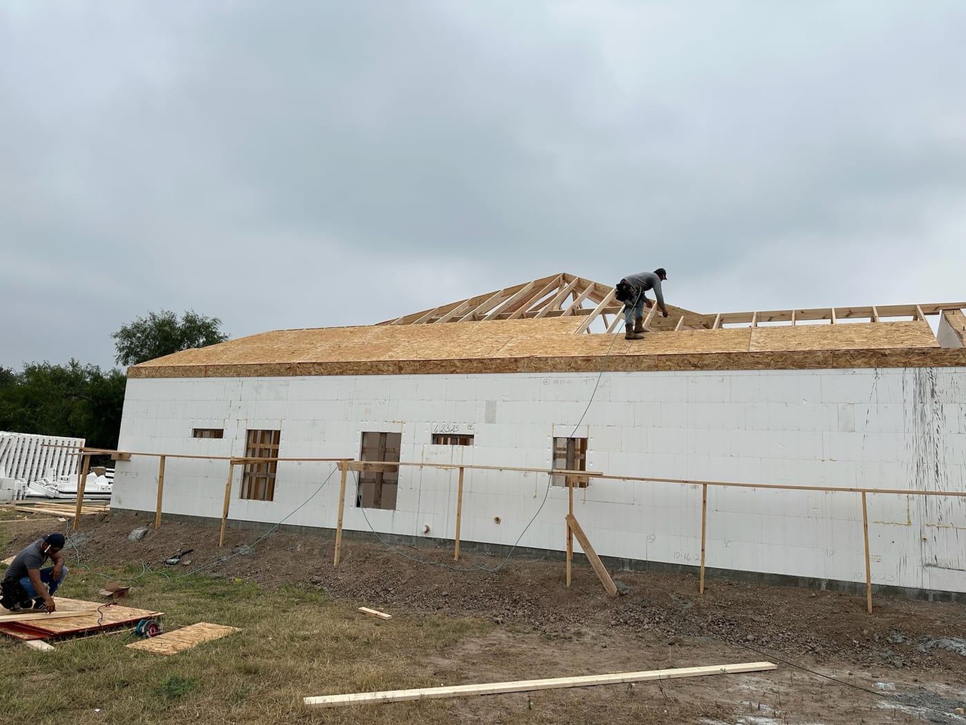 Modern ICF Spec Home - Photo 8