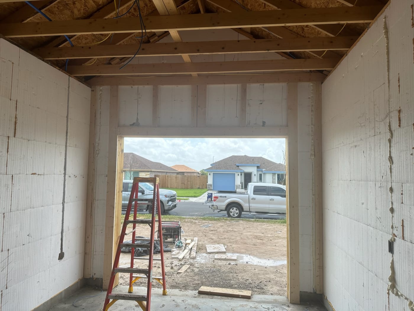 Modern ICF Spec Home - Photo 12