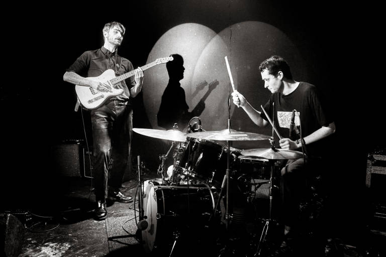 Frank and Beans at The Crofters Rights, Bristol, January 2022. Photograph Copyright © Simon Holliday