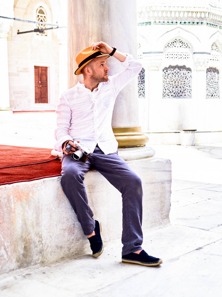 Derren Brown, Üsküdar, Istanbul, August 2015. Photograph Copyright &copy; Simon Holliday