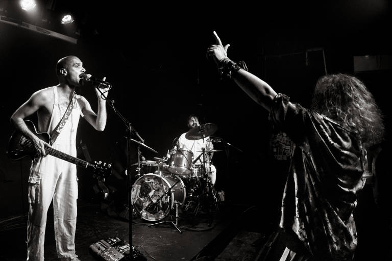 Frauds at The Crofters Rights, Bristol, September 2021. Photograph Copyright &copy; Simon Holliday