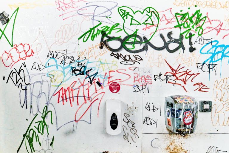 Toilet at The Crofters Rights, Bristol, December 2021. Photograph Copyright &copy; Simon Holliday