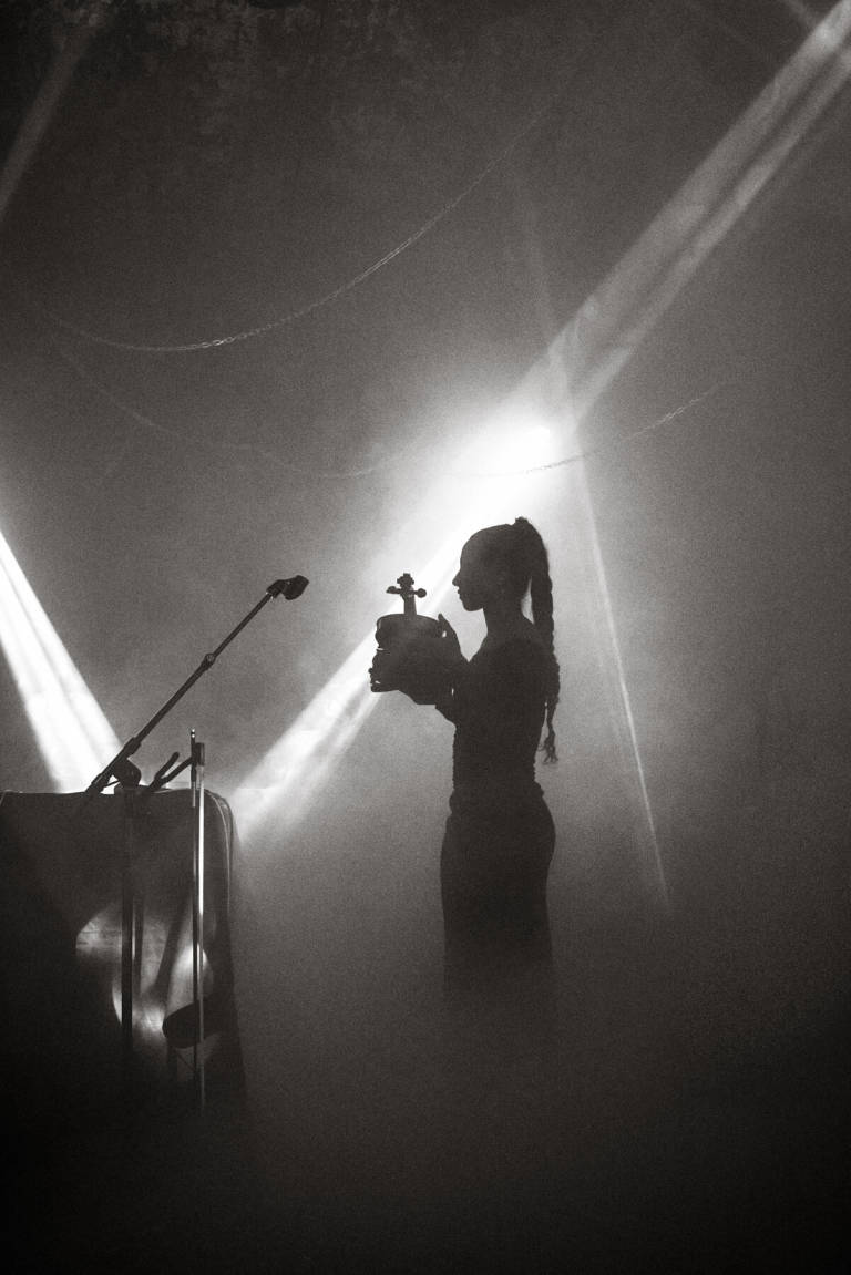 Vanessa Bedoret at En Masse Fest; Loco Klub, Bristol, November 2024. Photograph Copyright © Simon Holliday