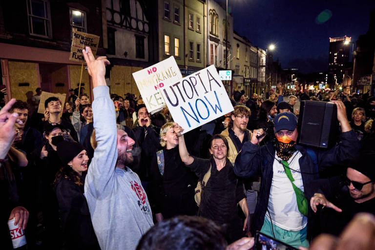 Counter-protest against expected far-right anti-immigration protest, Old Market, Bristol, August 2024. Photograph Copyright &copy; Simon Holliday