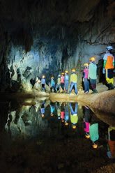 Lạc vào động tiên