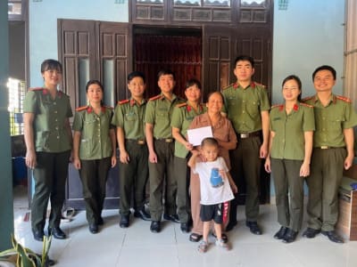 Tuyên truyền pháp luật về TTATGT tại các điểm kinh doanh ăn uống