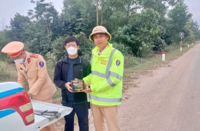 Công an xã Quảng Tùng bắt quả tang 6 đối tượng đánh bạc