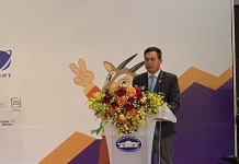 Ông Nguyễn Ngọc Quý, Giám đốc Sở Du lịch giới thiệu du lịch Quảng Bình tại hội nghị.