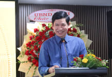 Đồng chí Phó Chủ tịch UBND tỉnh Hồ An Phong phát biểu chúc mừng đại hội. 