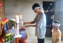 Mất mẹ là mất mát quá lớn đối với hai anh em Dương.