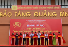 Lễ cắt băng khai mạc triển lãm