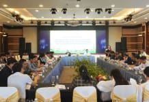 Các đại biểu dự hội thảo.