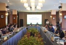 Đồng chí Phó Chủ tịch UBND tỉnh Quảng Bình Hồ An Phong phát biểu tại hội nghị