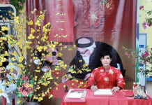 Dù hiện tại không thường xuyên viết thư pháp, nhưng bất kể lúc nào có thời gian anh Nguyễn Quốc Vượng lại mài mực, múa bút.