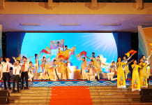 Chương trình nghệ thuật  "Lệ Thủy-Khát vọng, phát triển " được tổ chức và dàn dựng công phu. 