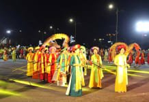Lễ hội chèo cạn-múa bông là một trong những điểm nhấn nổi bật của Tuần Văn hóa-Du lịch Đồng Hới.