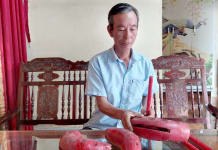 Ông Lê Văn Dương luôn tâm huyết với công tác bảo tồn nghệ thuật bài chòi.