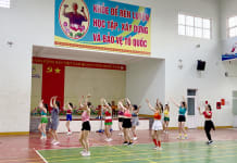 Ngày càng có nhiều người tham gia tập luyện thể dục, thể thao.