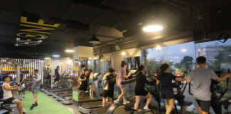 Tập gym đang dần thu hút nhiều đối tượng ở nhiều lứa tuổi tham gia.