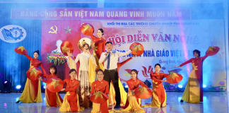 Tiết mục đoạt giải A nội dung tập thể của Trường cao đẳng Nghề Quảng Bình.