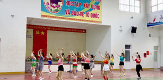 Ngày càng có nhiều người tham gia tập luyện thể dục, thể thao.