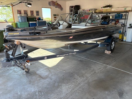 Ranger Reata Fish & Ski Boat