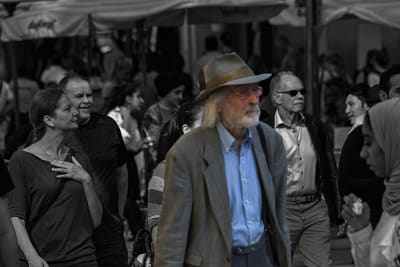 SOLO TRA DI VOI