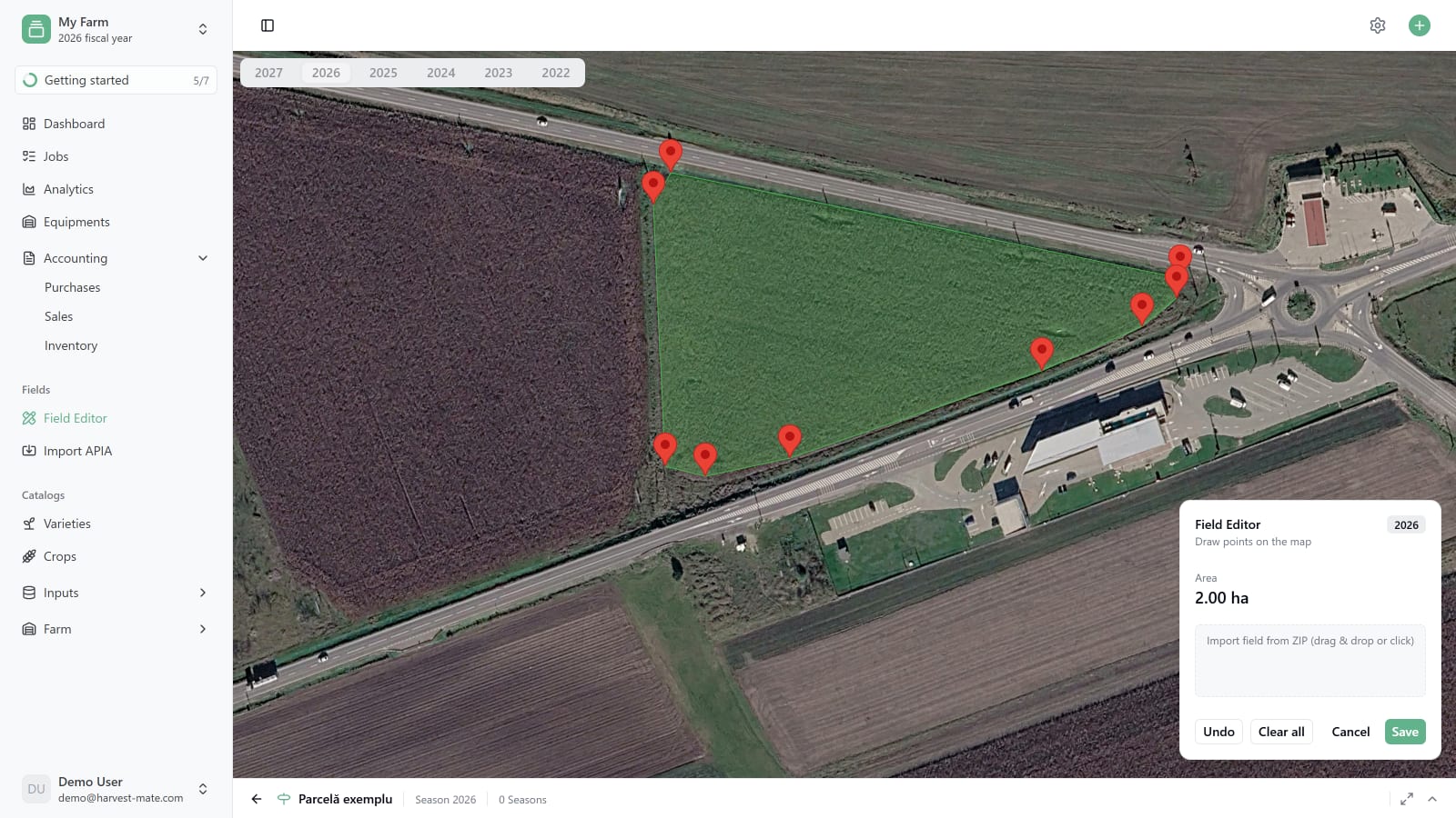 Drawing a field season on the map with pins, surface area and the actions panel