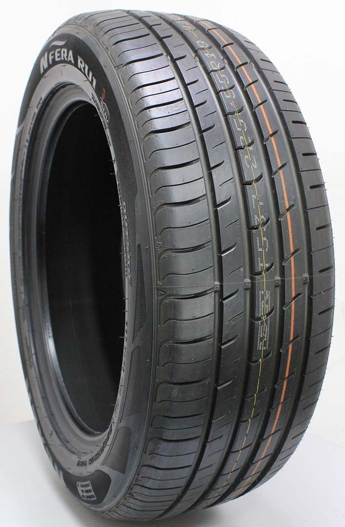 Roadstone N'Fera RU1 215/60 R17 96H