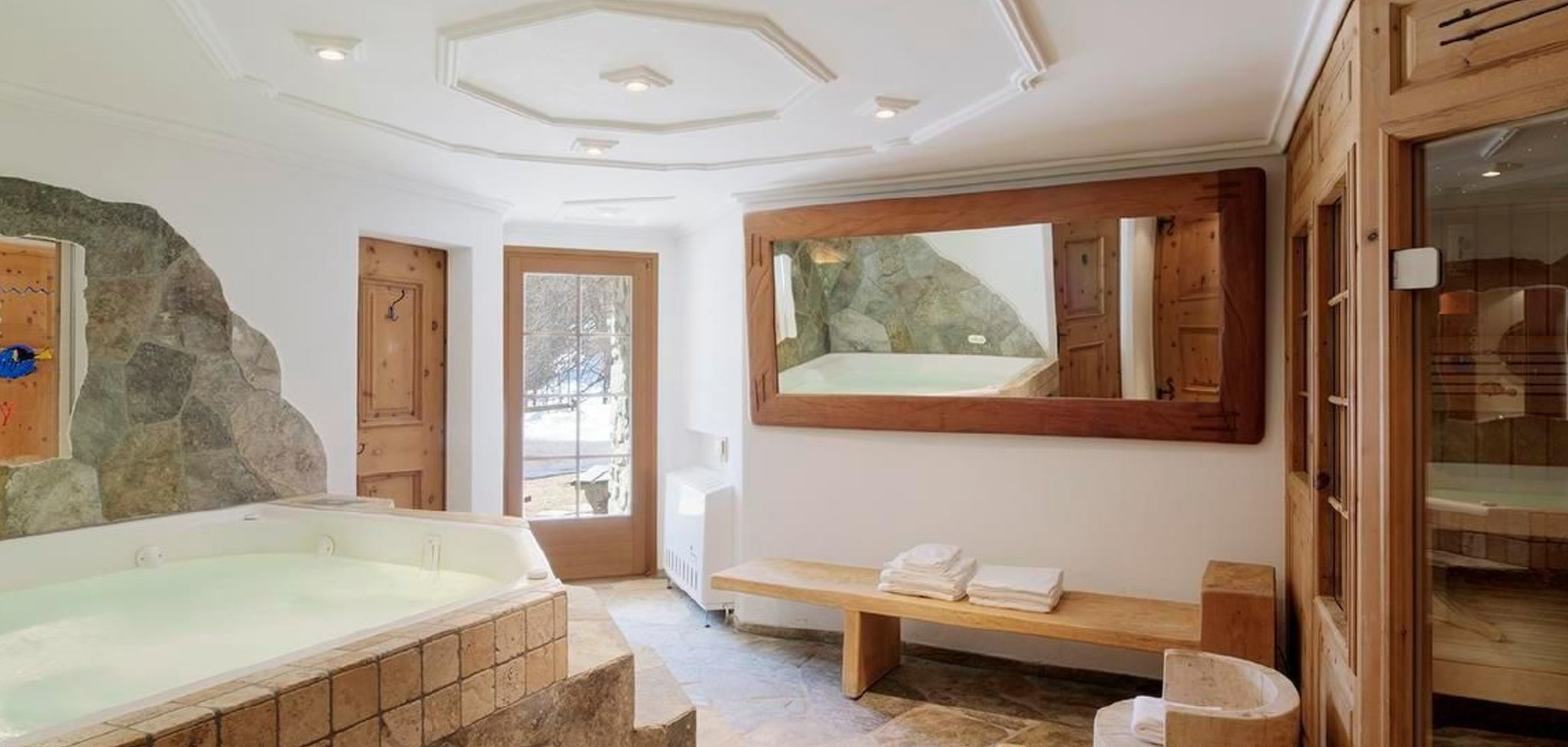 Pool Indoor