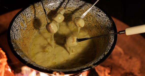 Vollmond-Fondueplausch und Schlittelspass