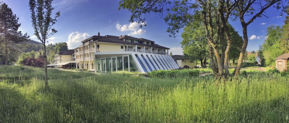 Hotel Hof Weissbad in summer