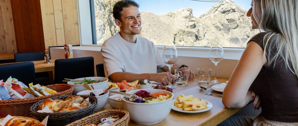 [Translate to Français] Peak Brunch - The Glacier Hotel