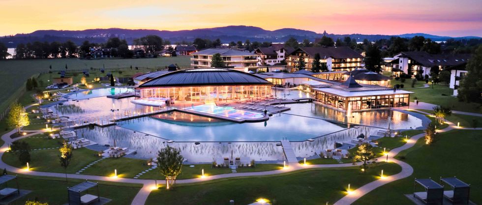 König Ludwig SPA by night